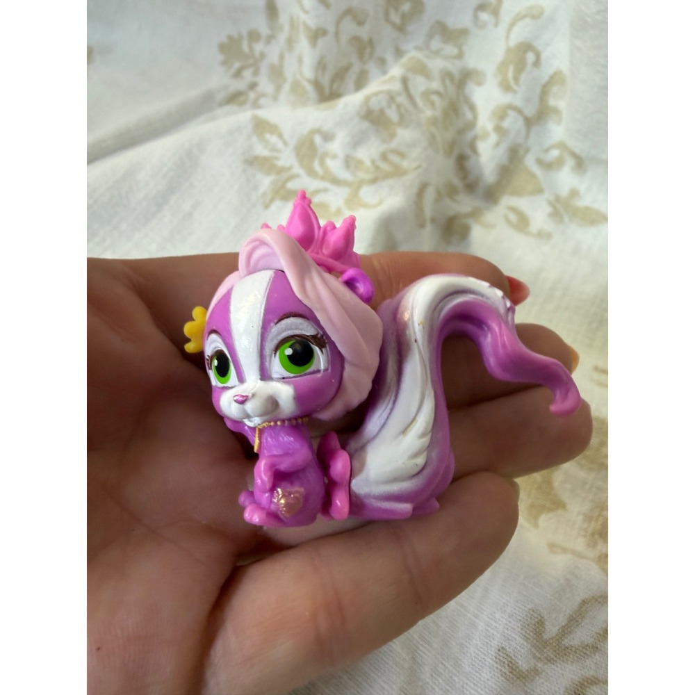 Disney Princess Palace Pets Meadow Skunk Rapunzel Purple Figure Toy